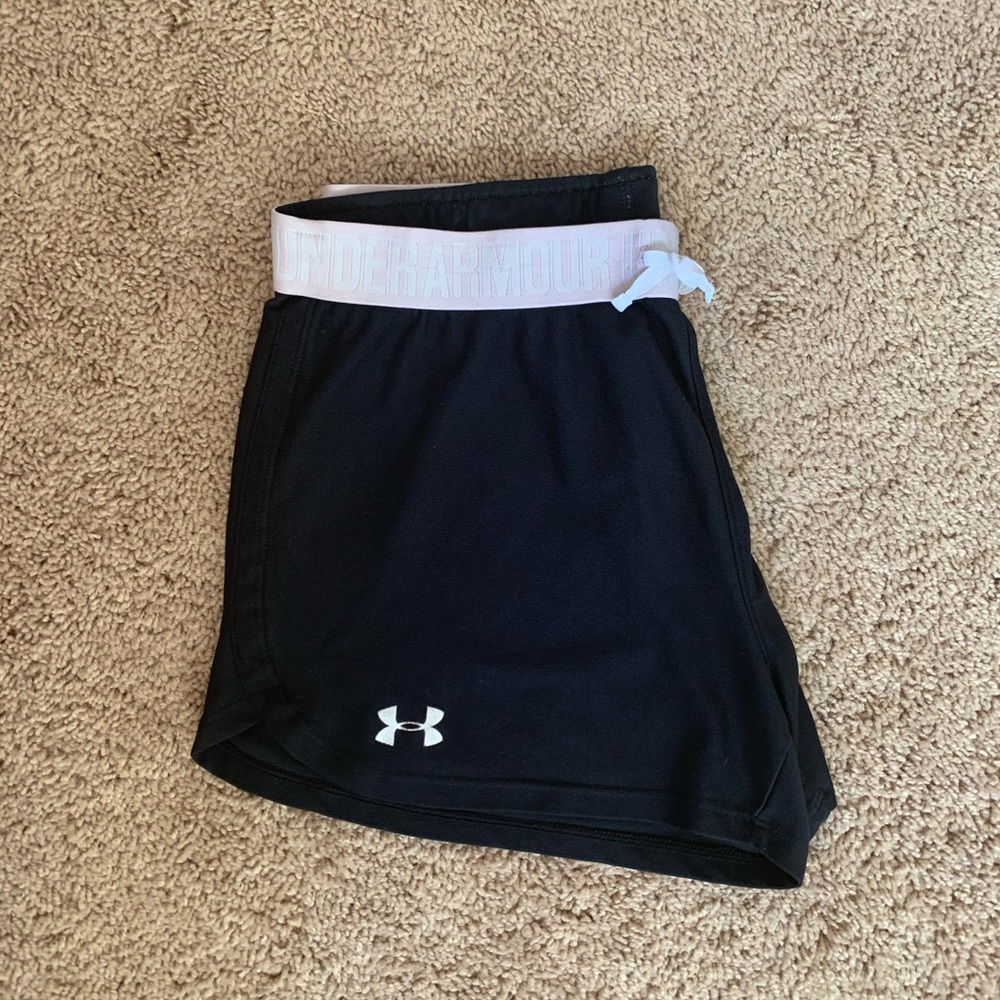 Under Armour black shorts
